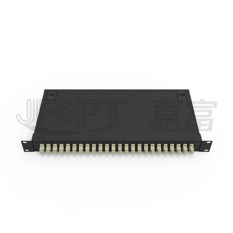 LC/SC/FC/ST Rack Mount Fiber Patch Panel 12/24core con apertura del pulsante di 19 pollici
